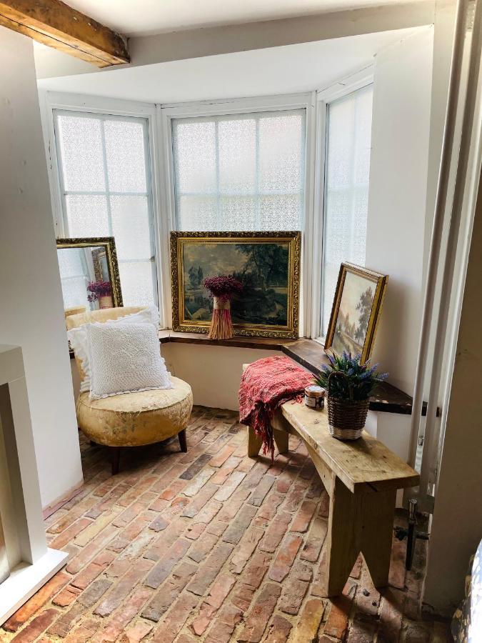 The Beehive, Ground Floor Apartment In Norfolk, No Shared Amenities Downham Market Exterior photo
