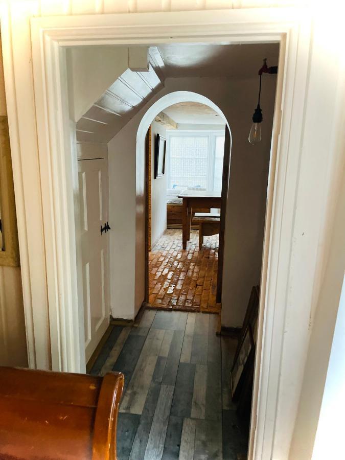 The Beehive, Ground Floor Apartment In Norfolk, No Shared Amenities Downham Market Exterior photo
